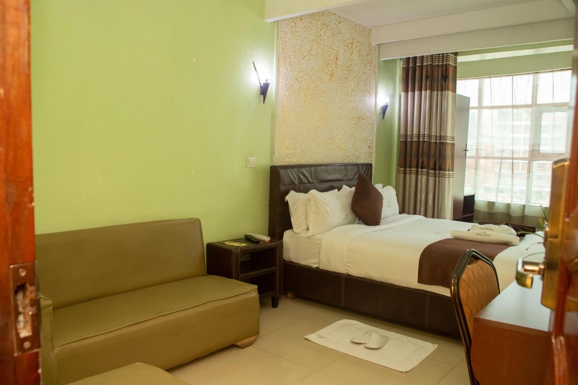 Legacy Hotel And Conference Centre Ltd Nakuru Ngoại thất bức ảnh