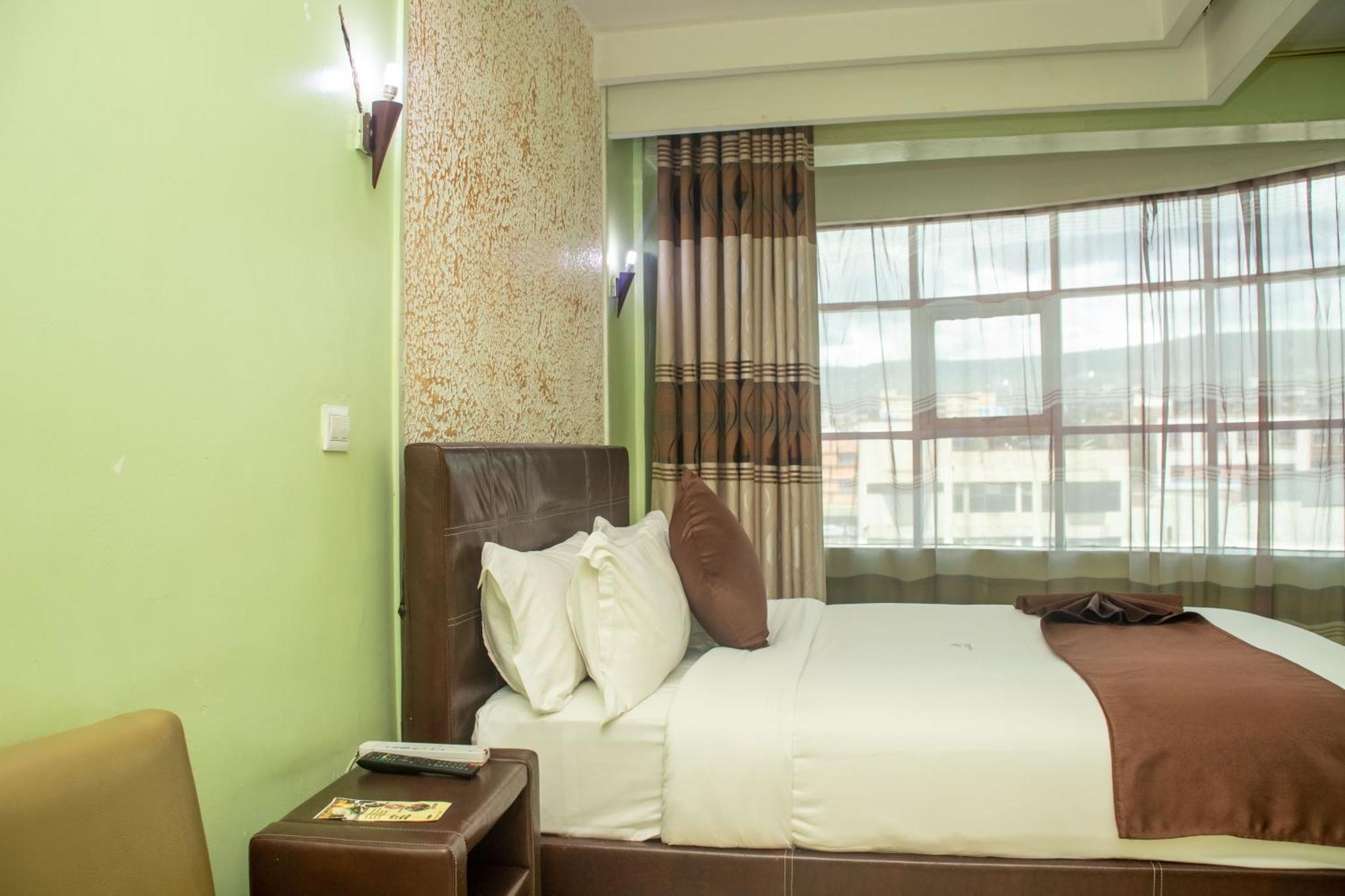 Legacy Hotel And Conference Centre Ltd Nakuru Ngoại thất bức ảnh